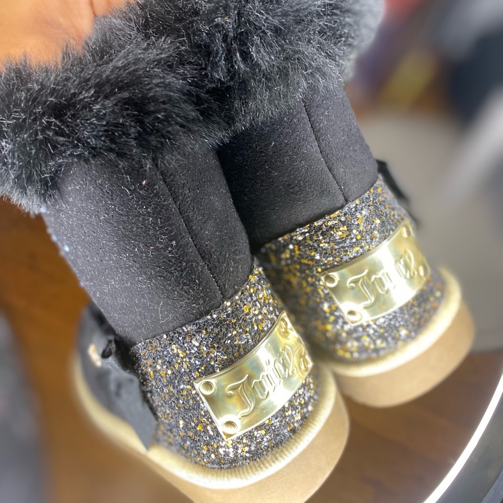 Juicy Couture Girls Black Faux Fur Rhinestone Bow Booties
